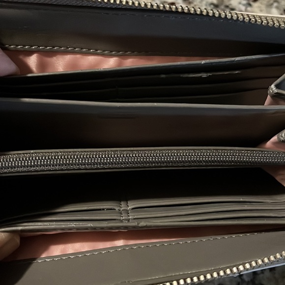 Coach - Picture 9 of 11